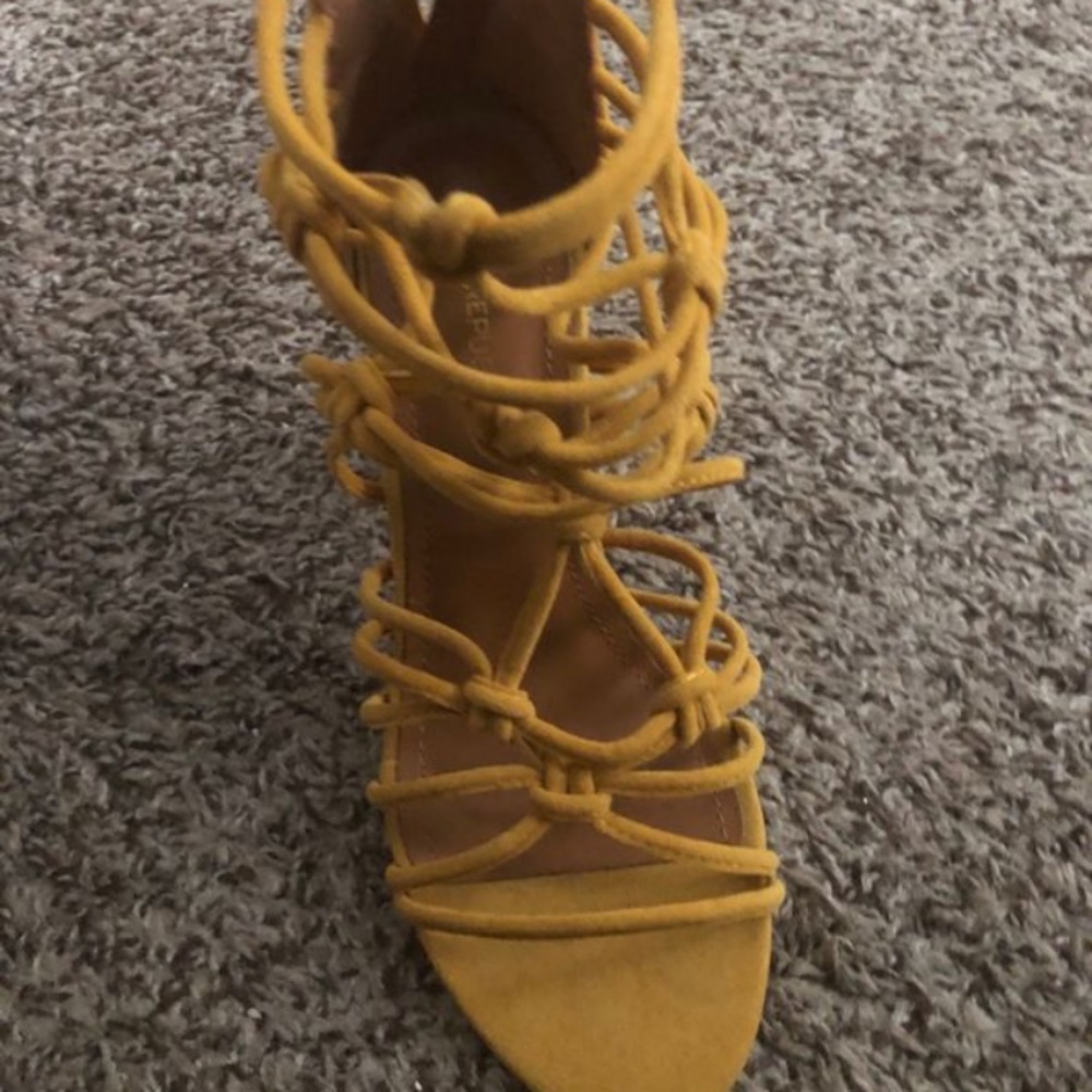 Heels - Picture 2 of 2